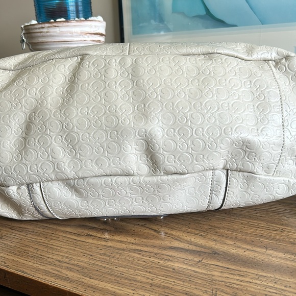 Large GUESS Bag - Picture 9 of 15